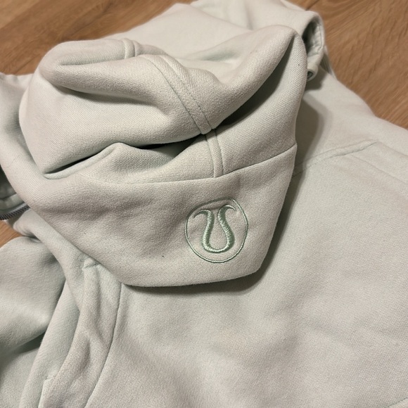 Lululemon Crop Hoodie size M/L - Picture 4 of 4